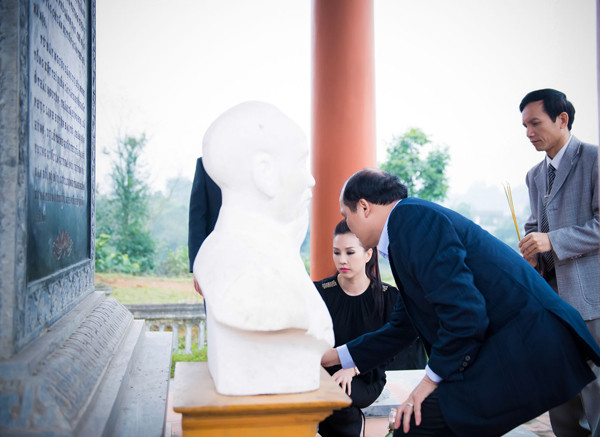 Thu Hoài tặng nhà cho đôi vợ chồng nghèo dân tộc Tày ảnh 9