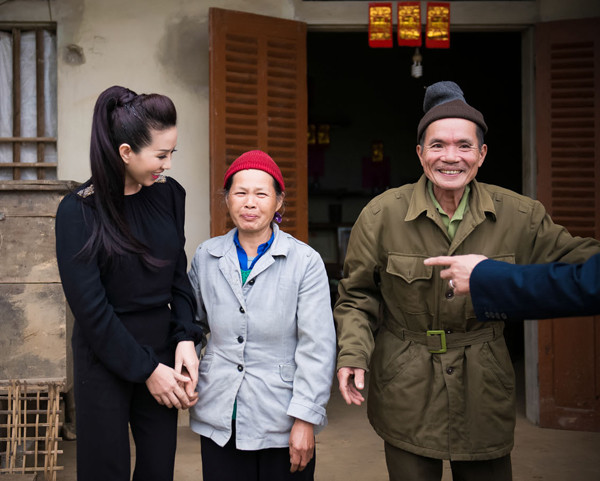 Thu Hoài tặng nhà cho đôi vợ chồng nghèo dân tộc Tày ảnh 6