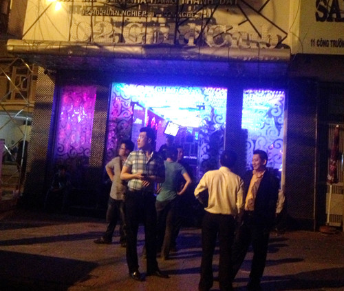 Vũ trường 02 Gold Club đã được bật đèn