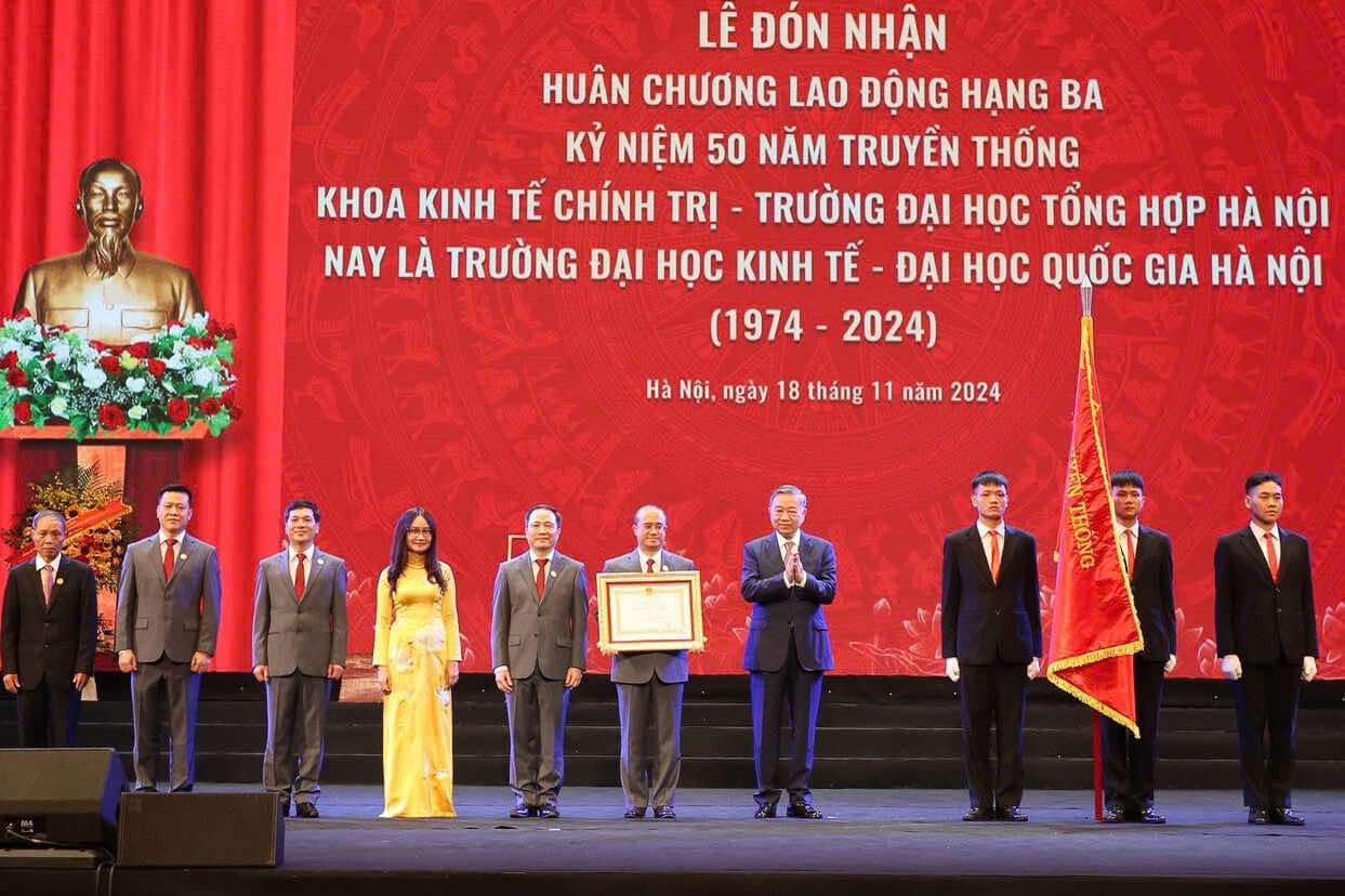 Ngành Kế toán và Tài chính, Trường Đại học Kinh tế, Đại học Quốc gia Hà Nội lọt top 400 thế giới