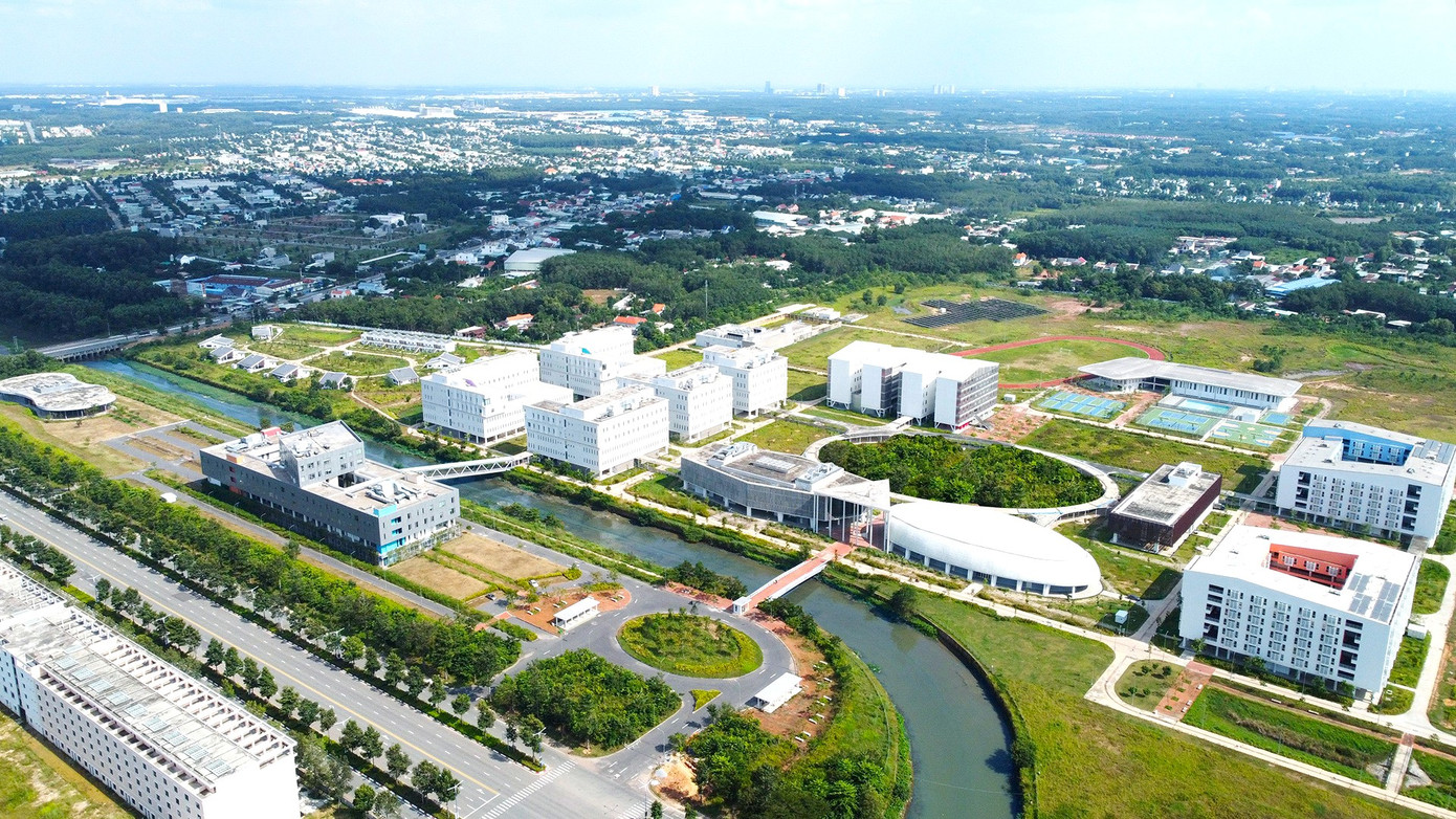 Phường Thới Hòa có các khu công nghiệp lớn gồm Mỹ Phước 2, Mỹ Phước 3, Mỹ Phước 4... sẽ là một trong những phường kiểu mẫu của TPHCM. Đây cũng là địa bàn có Trường Đại học Việt Đức (trường đại học công lập được thành lập trên cơ sở thỏa thuận giữa Chính phủ Việt Nam và Chính phủ Đức), là trường đại học được Chính phủ chọn tham gia, hình thành, phát triển trung tâm tài chính tại TPHCM. Trong ảnh: Trường Đại học Việt Đức. Phường Thới Hòa có các khu công nghiệp lớn gồm Mỹ Phước 2, Mỹ Phước 3, Mỹ Phước 4... sẽ là một trong những phường kiểu mẫu của TPHCM. Đây cũng là địa bàn có Trường Đại học Việt Đức (trường đại học công lập được thành lập trên cơ sở thỏa thuận giữa Chính phủ Việt Nam và Chính phủ Đức), là trường đại học được Chính phủ chọn tham gia, hình thành, phát triển trung tâm tài chính tại TPHCM. Trong ảnh: Trường Đại học Việt Đức.