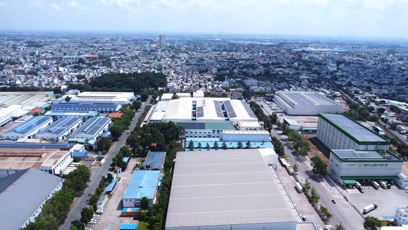 Sau sắp xếp, phường Dĩ An có diện tích tự nhiên là 21,38 km2, quy mô dân số 227.817 người và là phường đông dân nhất TPHCM, xếp thứ 2 cả nước sau phường Rạch Giá (An Giang). Trụ sở làm việc của phường Dĩ An đặt tại Trung tâm Hành chính thành phố Dĩ An, tỉnh Bình Dương cũ. Sau sắp xếp, phường Dĩ An có diện tích tự nhiên là 21,38 km2, quy mô dân số 227.817 người và là phường đông dân nhất TPHCM, xếp thứ 2 cả nước sau phường Rạch Giá (An Giang). Trụ sở làm việc của phường Dĩ An đặt tại Trung tâm Hành chính thành phố Dĩ An, tỉnh Bình Dương cũ.