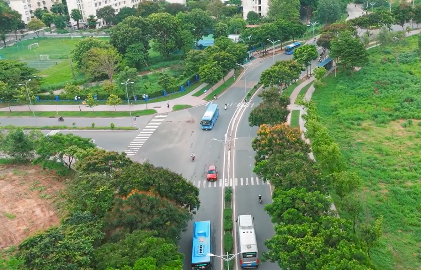 Tuyến ngắn 61-77B lộ trình kết nối ngắn giữa GO! Dĩ An ↔ Bến xe Miền Đông mới, với tần suất 8 chuyến/ngày. Tuyến ngắn 61-77B lộ trình kết nối ngắn giữa GO! Dĩ An ↔ Bến xe Miền Đông mới, với tần suất 8 chuyến/ngày.