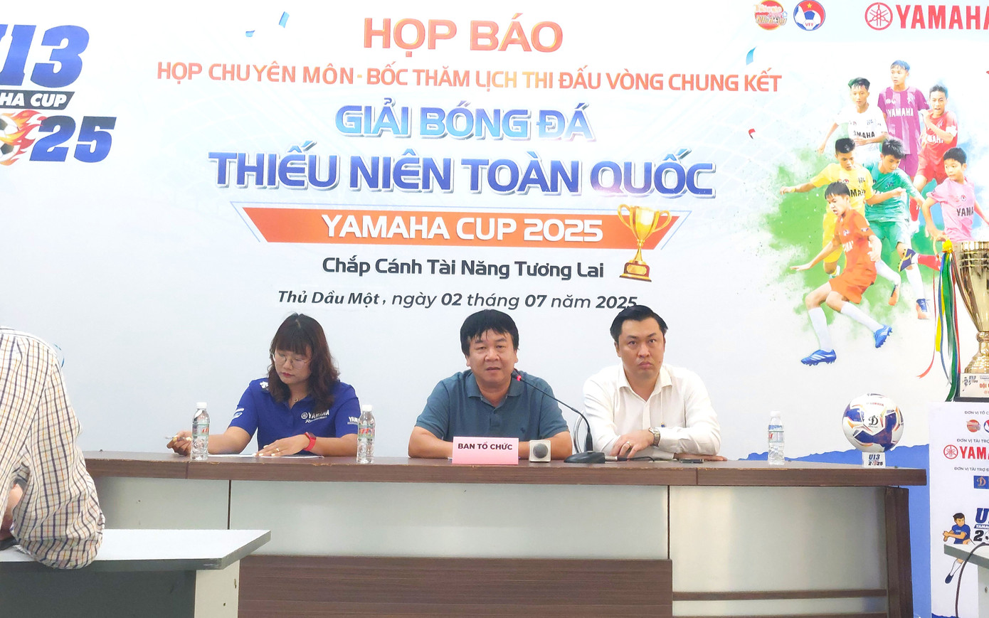 Ban tổ chức thông tin về giải đấu tại buổi họp báo Ban tổ chức thông tin về giải đấu tại buổi họp báo