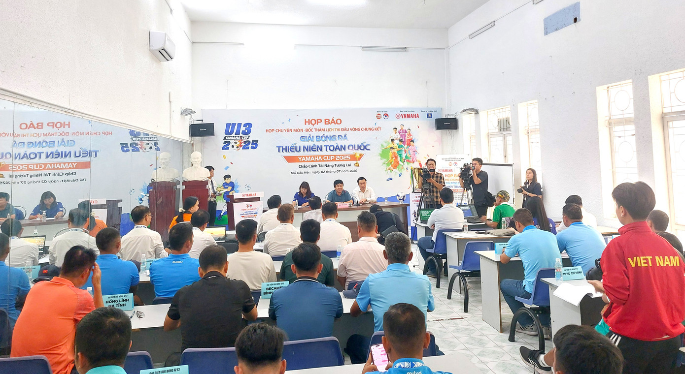 Toàn cảnh buổi công bố giải Bóng đá Thiếu niên toàn quốc Toàn cảnh buổi công bố giải Bóng đá Thiếu niên toàn quốc