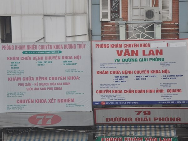 Những tấm biển quảng cáo được xóa nhiều nội dung