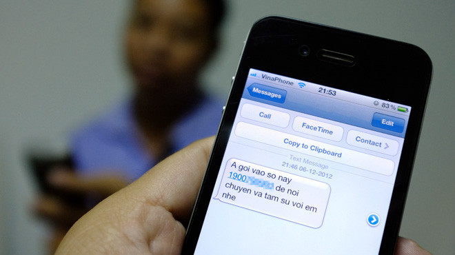Tin nhắn từ một số điện thoại di động “mời gọi” liên lạc với tổng đài 1900xxxx