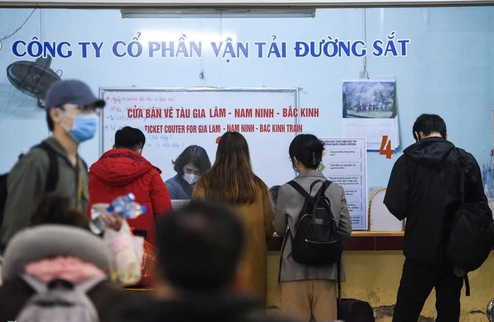 VNR đã tổ chức bán vé tàu liên vận quốc tế Việt - Trung trực tiếp tại các ga: Hà Nội, Gia Lâm, Bắc Giang và Đồng Đăng. Ảnh: VNR.