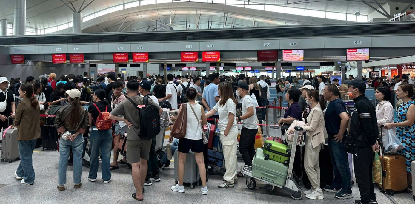 Theo Cục Hàng không Việt Nam, trong dịp nghỉ lễ 30/4-1/5 năm nay, các hãng hàng không nội địa dự kiến khai thác hơn 7.500 chuyến bay, trung bình 685 chuyến/ngày, tăng 21% so với cùng kỳ năm ngoái. Tổng số ghế cung ứng khoảng 1,5 triệu ghế. Ảnh: ACV. Theo Cục Hàng không Việt Nam, trong dịp nghỉ lễ 30/4-1/5 năm nay, các hãng hàng không nội địa dự kiến khai thác hơn 7.500 chuyến bay, trung bình 685 chuyến/ngày, tăng 21% so với cùng kỳ năm ngoái. Tổng số ghế cung ứng khoảng 1,5 triệu ghế. Ảnh: ACV.