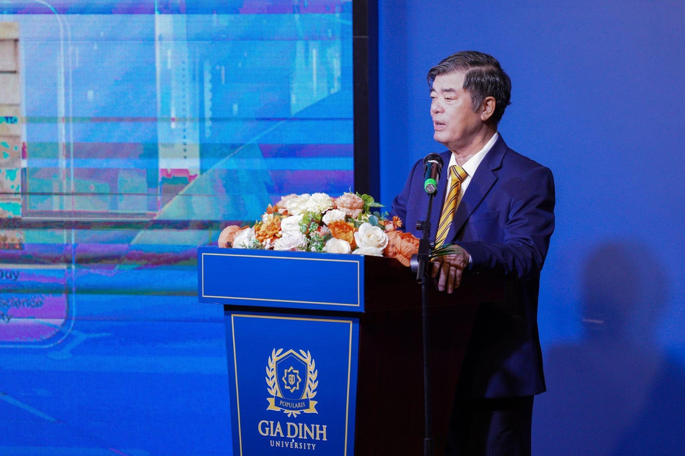 Ảnh: NGƯT.PGS.TS Thái Bá Cần - Hiệu trưởng Trường Đại học Gia Định nhấn mạnh tầm quan trọng của yếu tố tâm lý đến sự phát triển của sinh viên trong cuộc sống và trên con đường sự nghiệp.