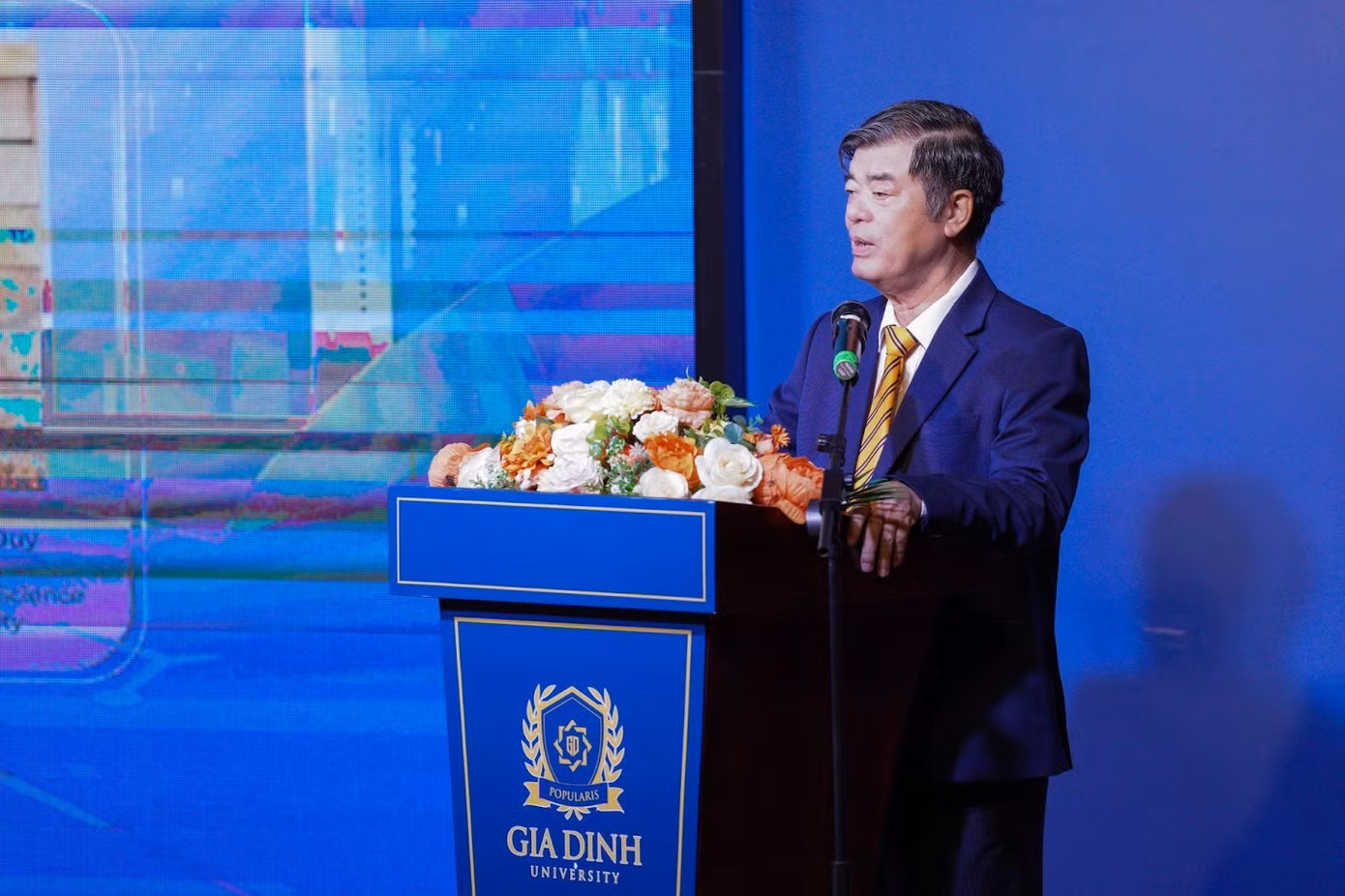 Ảnh: NGƯT.PGS.TS Thái Bá Cần - Hiệu trưởng Trường Đại học Gia Định nhấn mạnh tầm quan trọng của yếu tố tâm lý đến sự phát triển của sinh viên trong cuộc sống và trên con đường sự nghiệp.