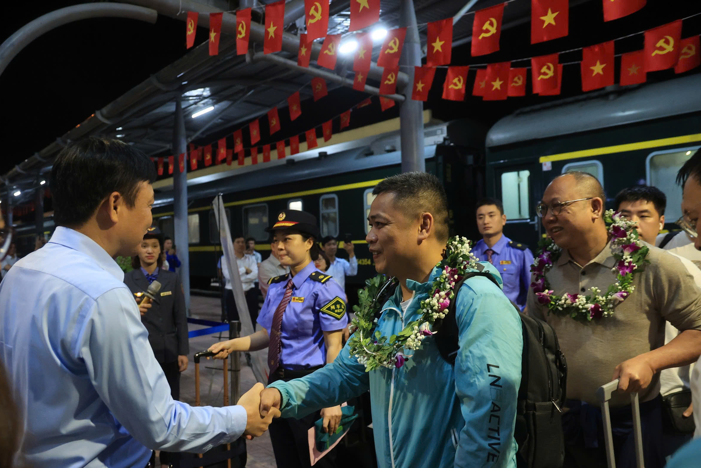 Lãnh đạo VNR cho biết, việc khôi phục hoạt động chạy tàu khách liên vận quốc tế giữa Việt Nam và Trung Quốc nhằm tăng cường hợp tác kinh tế, nâng cao hiệu quả khai thác kết cấu hạ tầng đường sắt và mở rộng cơ hội thu hút khách du lịch quốc tế bằng tàu hỏa.