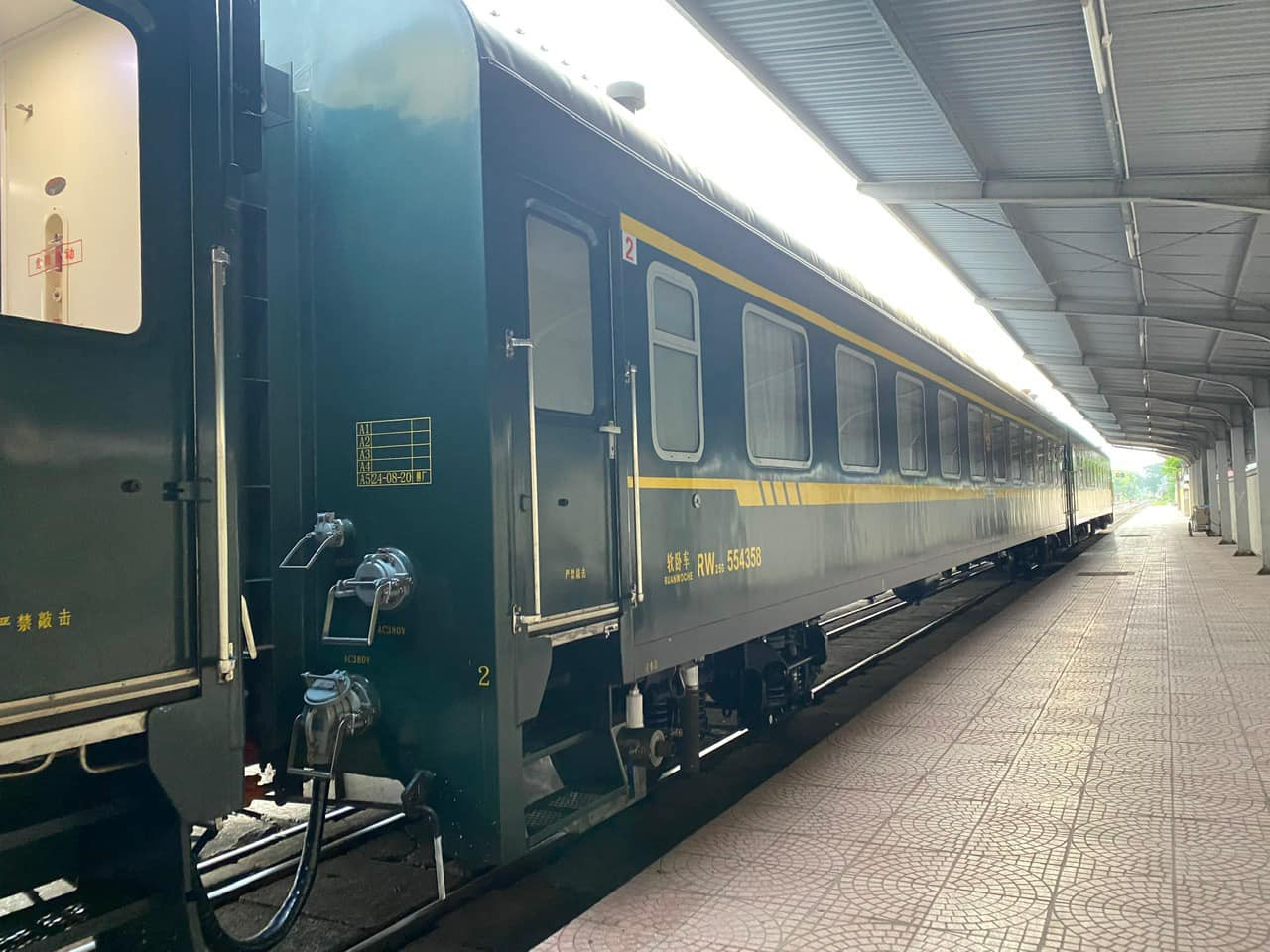 Từ ngày 27/5 sẽ có chạy tàu thẳng từ ga Gia Lâm đến ga Bắc Kinh - Trung Quốc và ngược lại. Hành khách có thể mua vé đi tiếp đến nước thứ 3 bằng đường sắt tại các ga liên vận quốc tế trên lãnh thổ Trung Quốc.