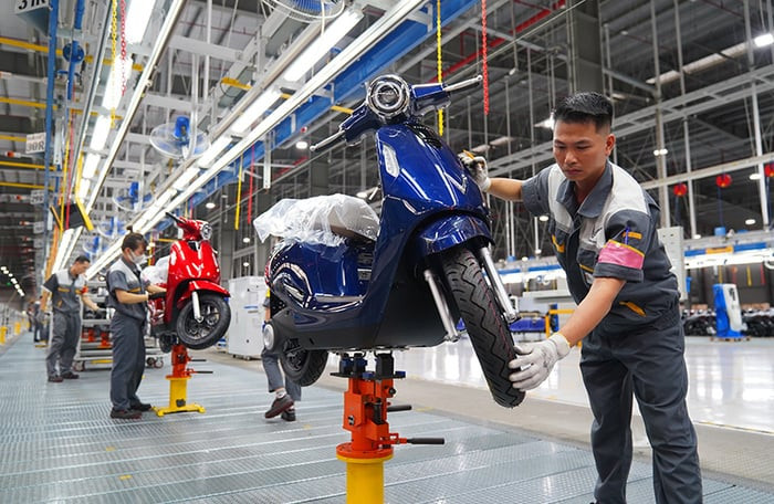 Việc chuyển đổi sang phương tiện giao thông chạy điện ở Việt Nam có thể tạo ra gần 7 triệu việc làm trực tiếp và gián tiếp, tính đến năm 2050. Ảnh: VF.