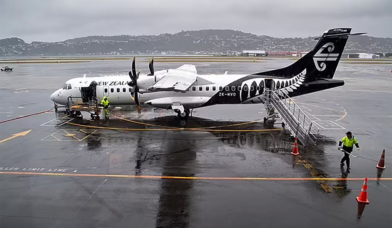 Khi nắp chắn động cơ máy bay cánh quạt ATR 72-600 bị bung bật giữa không trung, nó có thể chặn cánh quạt máy bay khiến động cơ bị hỏng và ngừng hoạt động. Ảnh: Getty.