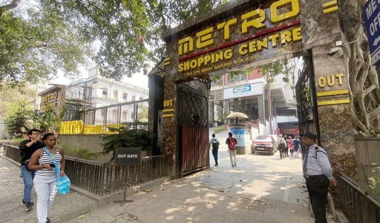 Năm 1990, Hội đồng thành phố và Ủy ban Tây Bengal đoàn kết Đông Dương - Việt Nam đã khánh thành con đường Hồ Chí Minh Saraniai thành phố Kolkata, bang Tây Bengal - Ấn Độ, nhân dịp 100 năm sinh nhật Người. Ảnh: VOV.