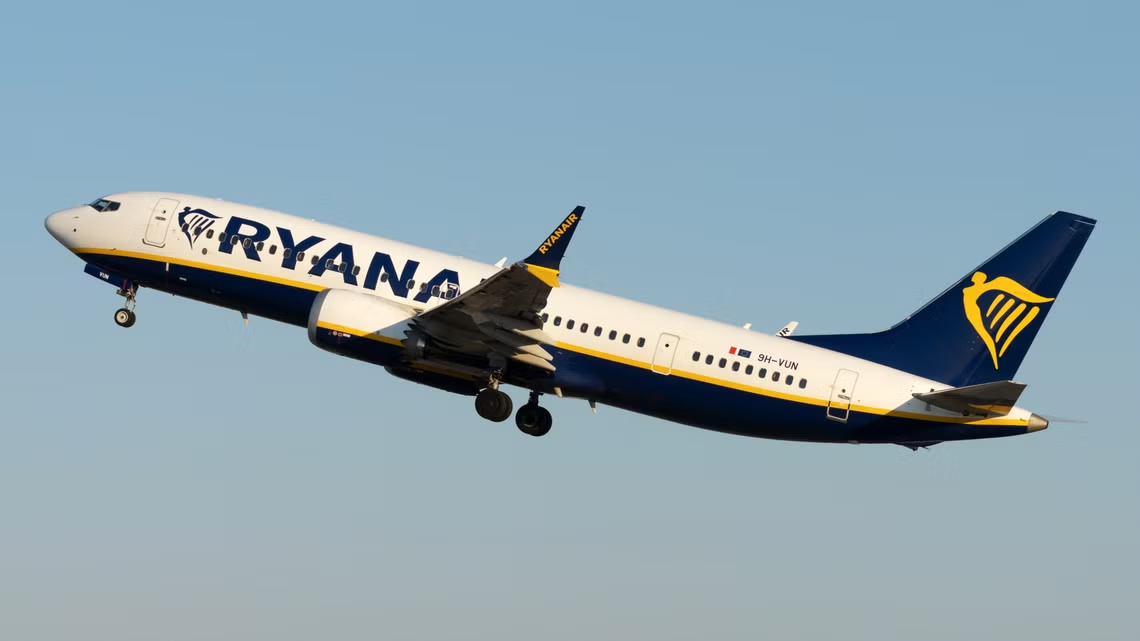 Ryanair dọa sẽ hủy đơn đặt hàng 330 máy bay Boeing 737 Max nếu giá xuất khẩu sang châu Âu tăng cao. Ảnh: Simple Flying.