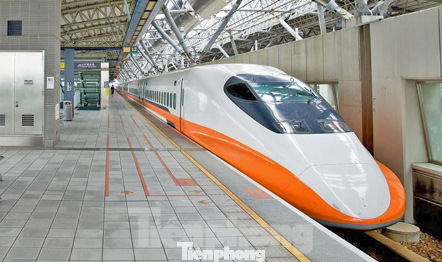 Doanh nghiệp Việt Nam đang đứng trước cơ hội rất lớn để tiếp cận các nguồn lực và công nghệ trong lĩnh vực đường sắt. Ảnh minh họa: Lộc Liên. Doanh nghiệp Việt Nam đang đứng trước cơ hội rất lớn để tiếp cận các nguồn lực và công nghệ trong lĩnh vực đường sắt. Ảnh minh họa: Lộc Liên.