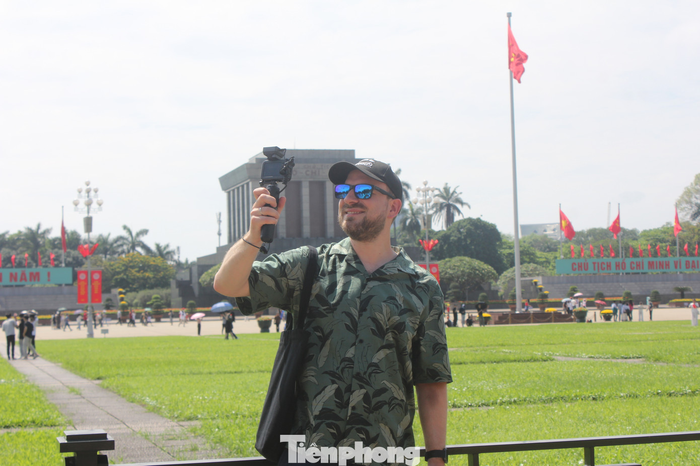 Đối với Richard (33 tuổi, quốc tịch Mỹ), dịp nghỉ lễ 30/4-1/5 của Việt Nam là một trải nghiệm đầy thú vị với anh và bạn bè.