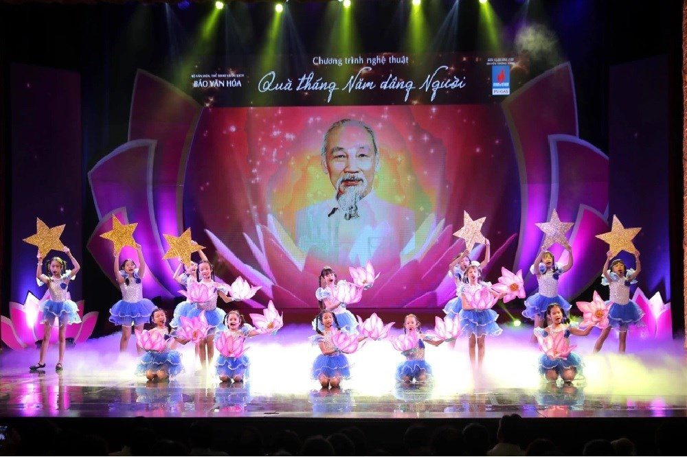 Chương trình thể hiện tình cảm của nhân dân với Chủ tịch Hồ Chí Minh.