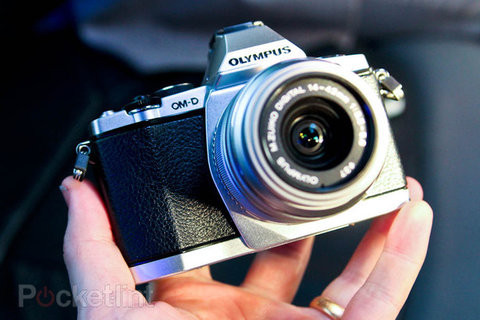 Olympus OM-D E-M5 nhỏ gọn