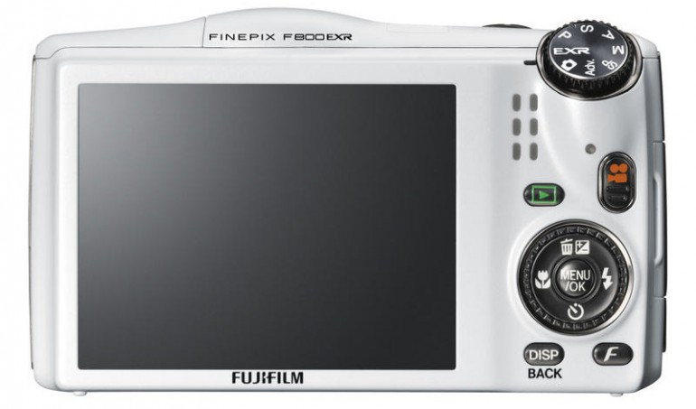 Máy ảnh này sẽ được tung ra thị trường vào tháng tám này với giá 350 USD / máy