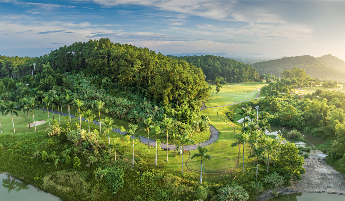 Tràng An Golf & Resort là địa điểm tổ chức hai giải đấu thuộc hai hệ thống thi đấu chuyên nghiệp lớn nhất Thái Lan (All Thailand Golf Tour và Thai LPGA Tour). Tràng An Golf & Resort là địa điểm tổ chức hai giải đấu thuộc hai hệ thống thi đấu chuyên nghiệp lớn nhất Thái Lan (All Thailand Golf Tour và Thai LPGA Tour).