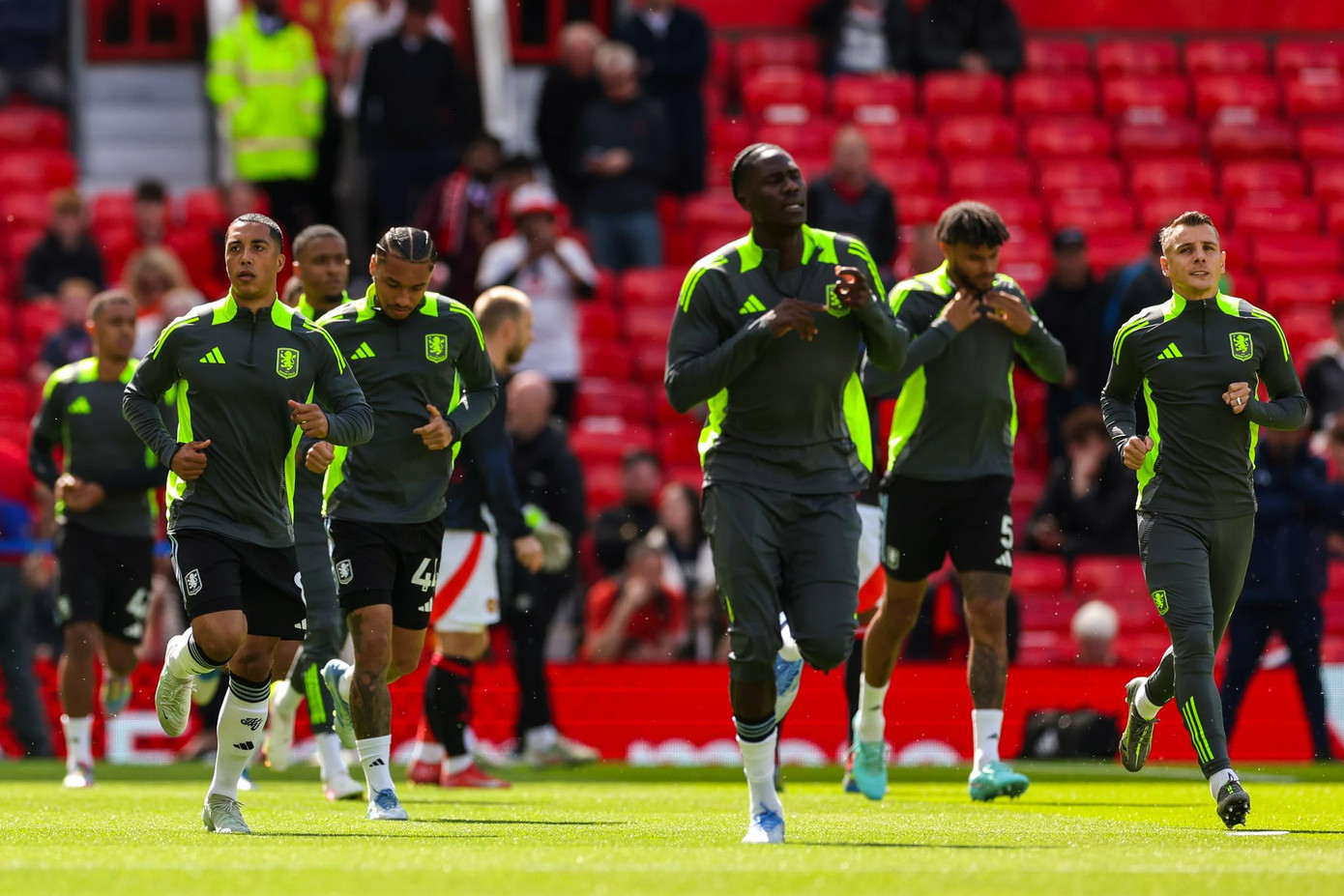 MU phá hỏng giấc mơ dự cúp C1 của Aston Villa ảnh 13