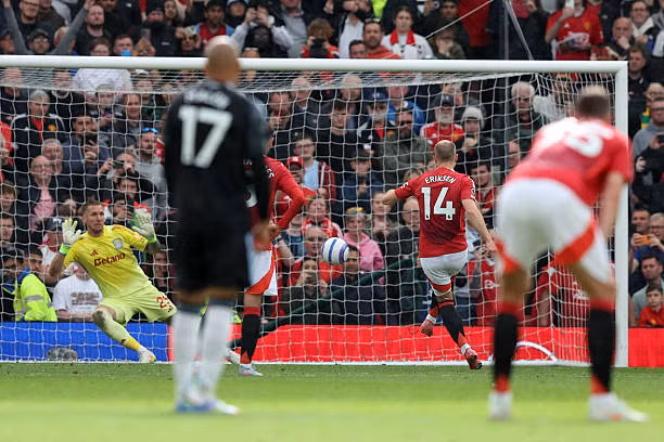 MU phá hỏng giấc mơ dự cúp C1 của Aston Villa ảnh 30