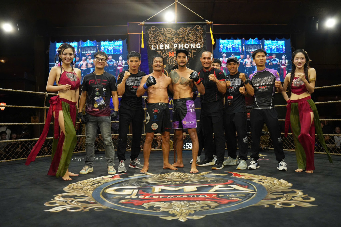 Trần Minh Nhựt đánh bại Trần Trọng Kim bằng đòn rear-naked choke.