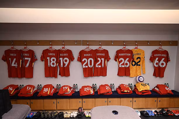 Liverpool thua đậm Chelsea sau khi đã vô địch Ngoại hạng ảnh 4