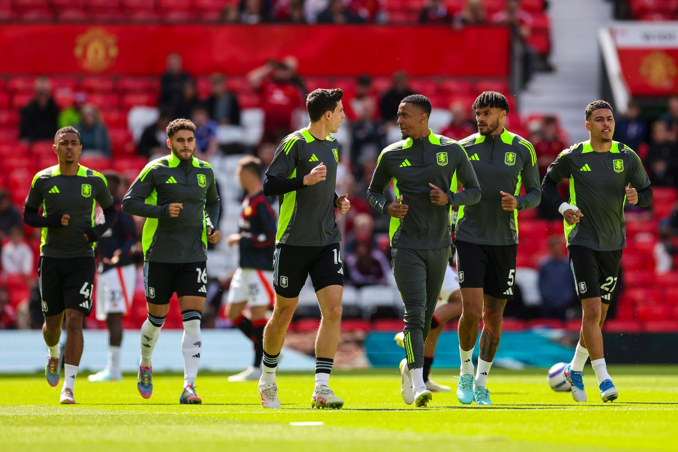 MU phá hỏng giấc mơ dự cúp C1 của Aston Villa ảnh 12