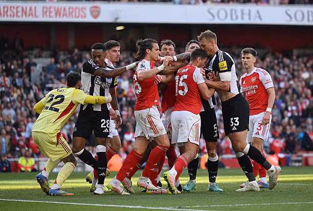 Siêu phẩm của Declan Rice giúp Arsenal giành vé dự Champions League ảnh 41