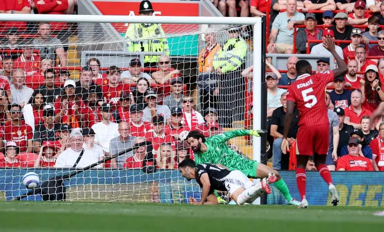 Liverpool và Arsenal bất phân thắng bại ảnh 34 Liverpool và Arsenal bất phân thắng bại ảnh 34