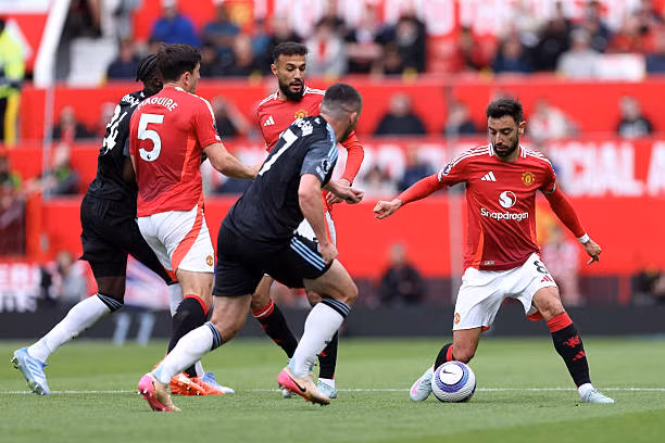 MU phá hỏng giấc mơ dự cúp C1 của Aston Villa ảnh 18