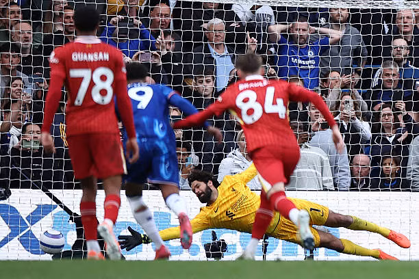 Liverpool thua đậm Chelsea sau khi đã vô địch Ngoại hạng ảnh 33