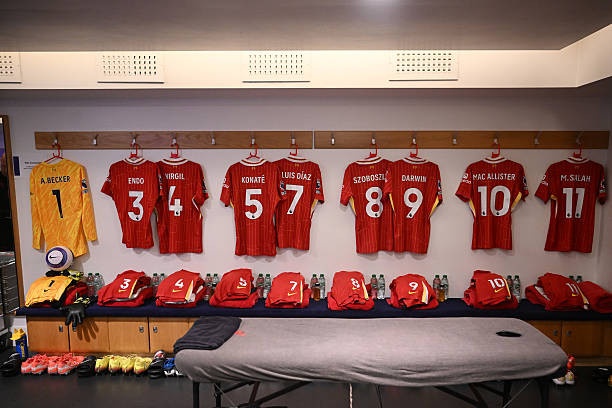 Liverpool thua đậm Chelsea sau khi đã vô địch Ngoại hạng ảnh 3 Liverpool thua đậm Chelsea sau khi đã vô địch Ngoại hạng ảnh 3