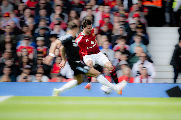 MU phá hỏng giấc mơ dự cúp C1 của Aston Villa ảnh 19