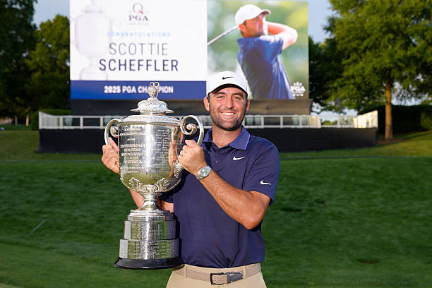 Scottie Scheffler giành major thứ ba trong sự nghiệp. Scottie Scheffler giành major thứ ba trong sự nghiệp.