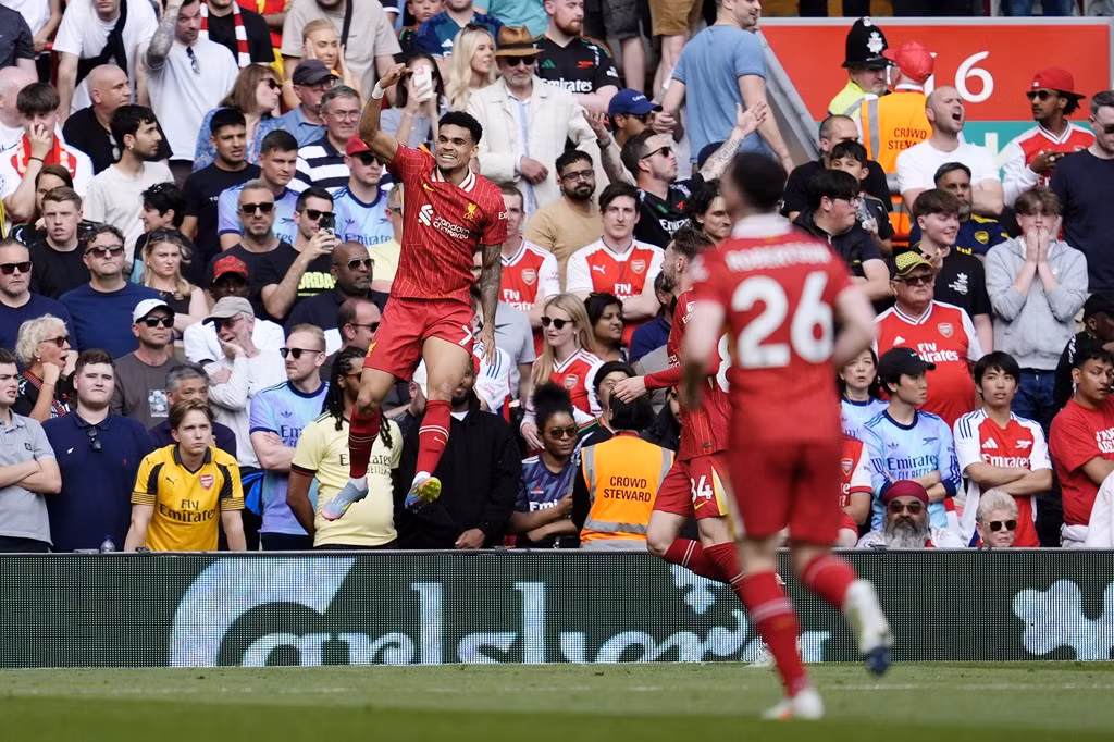 Liverpool và Arsenal bất phân thắng bại ảnh 28