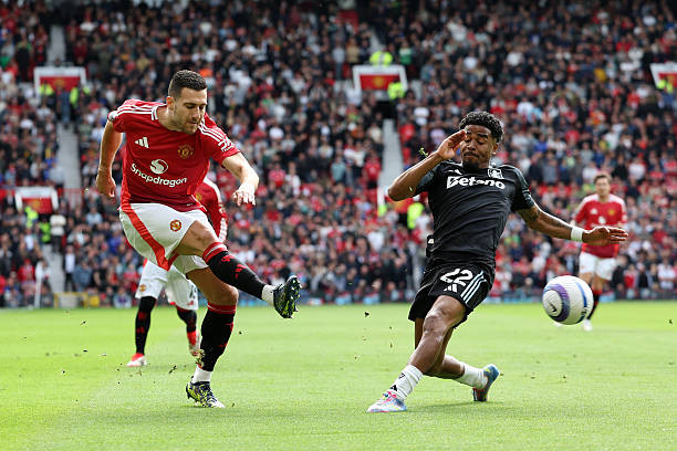 MU phá hỏng giấc mơ dự cúp C1 của Aston Villa ảnh 17