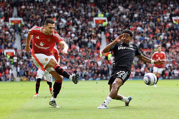 MU phá hỏng giấc mơ dự cúp C1 của Aston Villa ảnh 17