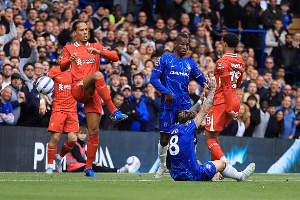 Liverpool thua đậm Chelsea sau khi đã vô địch Ngoại hạng ảnh 26