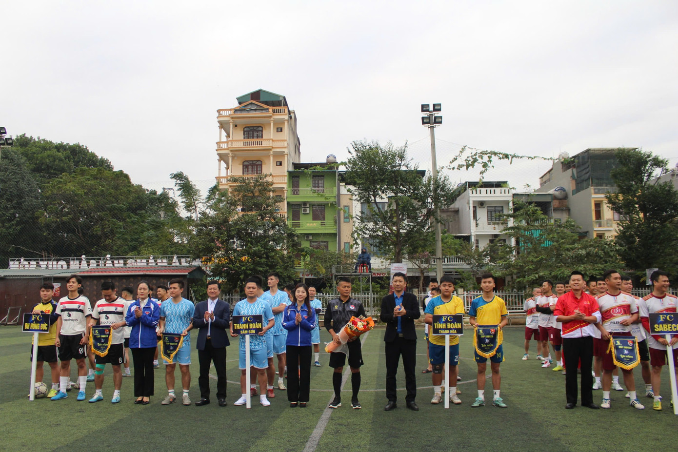 Ban tổ chức chương trình thực hiện các nghi thức trước các trận đấu Ban tổ chức chương trình thực hiện các nghi thức trước các trận đấu