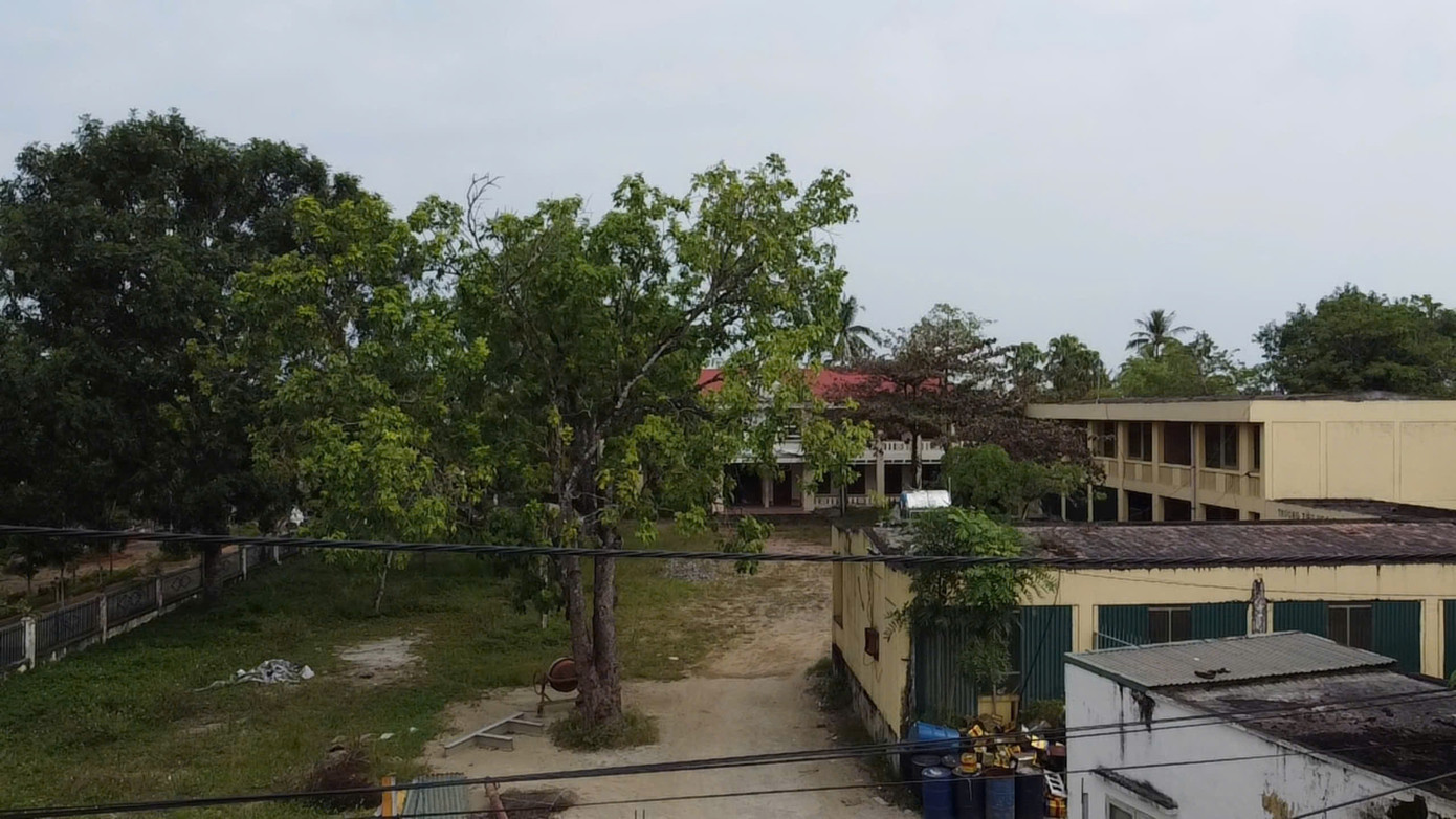 Trường tiểu học Quảng Giao, huyện Quảng Xương (Thanh Hoá) bỏ hoang nhiều năm nay Trường tiểu học Quảng Giao, huyện Quảng Xương (Thanh Hoá) bỏ hoang nhiều năm nay