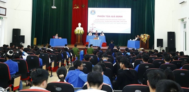 Toàn cảnh phiên tòa giả định Toàn cảnh phiên tòa giả định