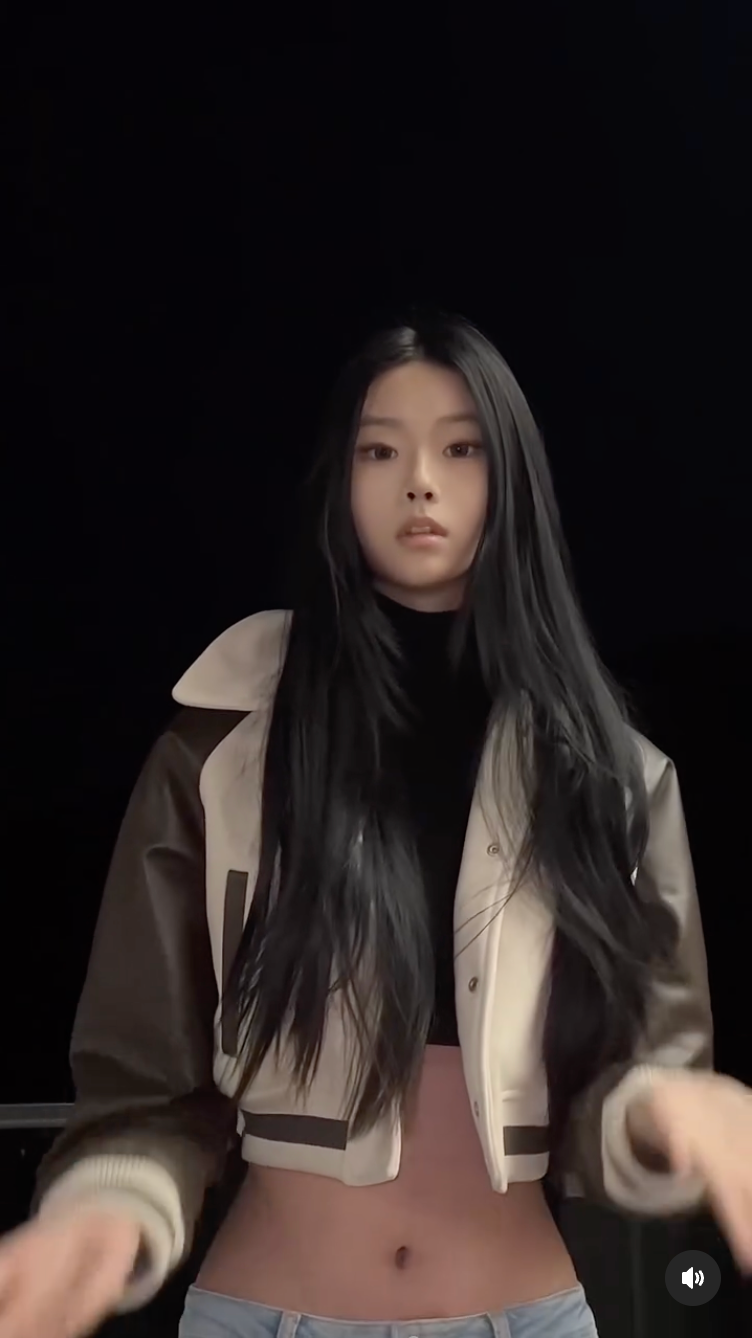 Không chỉ có vóc dáng siêu mẫu, Oh Pyeong Hwa còn sở hữu khuôn mặt ưa nhìn, không thua kém các mỹ nhân Kpop.