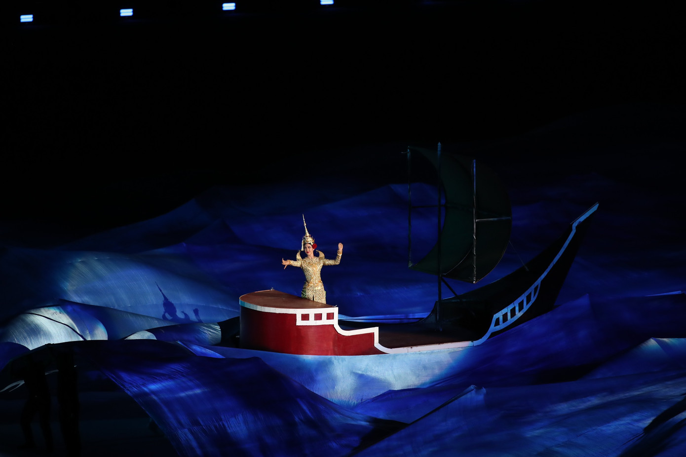 Lễ khai mạc SEA Games 32: Lung linh sắc màu ảnh 36