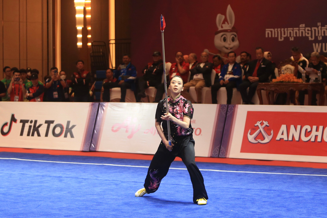 Ngày mai 12/5, Thuý Vi sẽ còn thi đấu nội dung cuối cùng - Trường quyền - cùng với đồng đội Hoàng Thị Phương Giang.