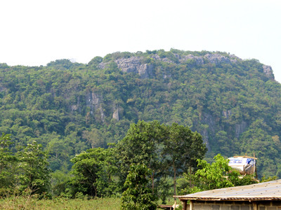 “Rừng ma” - núi đá nơi tổ trọng án vây bắt Hồ Văn Công và Hồ Văn Thành